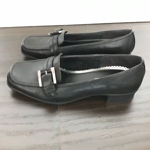 Ladies shoes