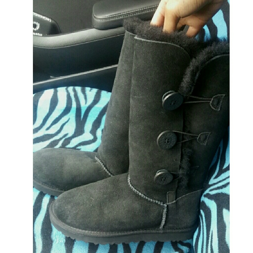 Ugg bailey button tall size 7