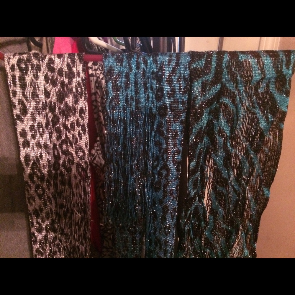 3 sparkling scarfs