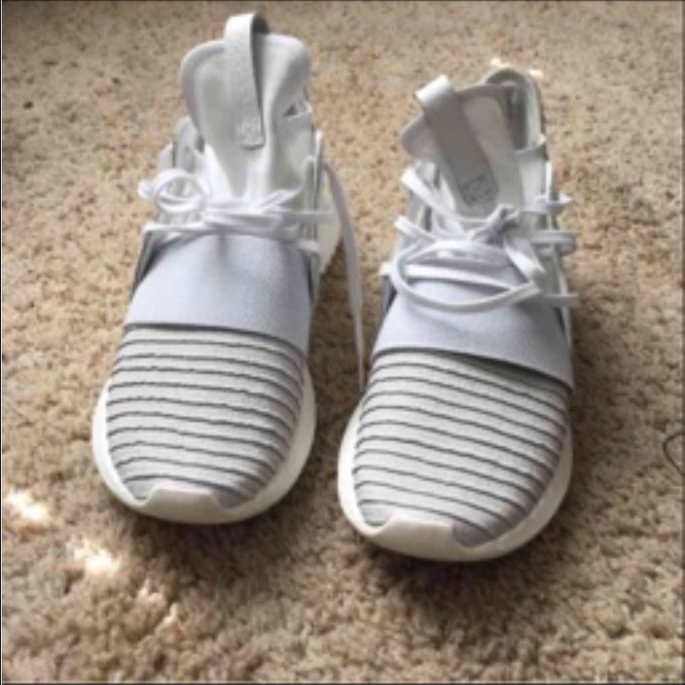 Adidas tubular Defiant