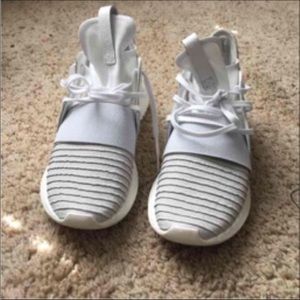 Adidas tubular Defiant