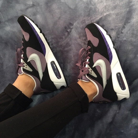 Nike Shoes - NIKE air max correlate NEW