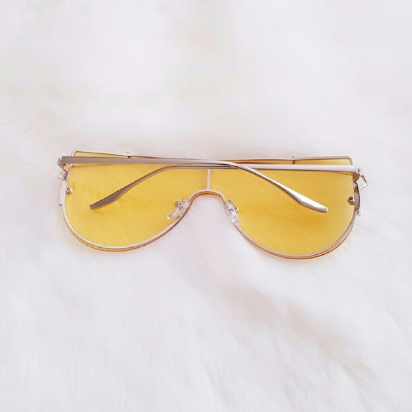 Retro Sunglasses - Picture 3 of 6