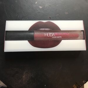 Huda beauty liquid lipstick