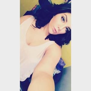 Meet your Posher, Alejandra