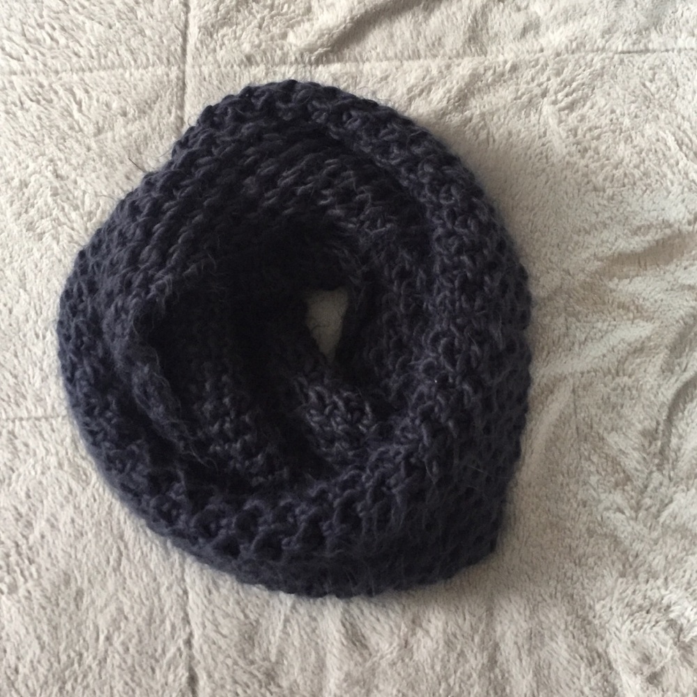 Chunky Knitted Infinity Scarf