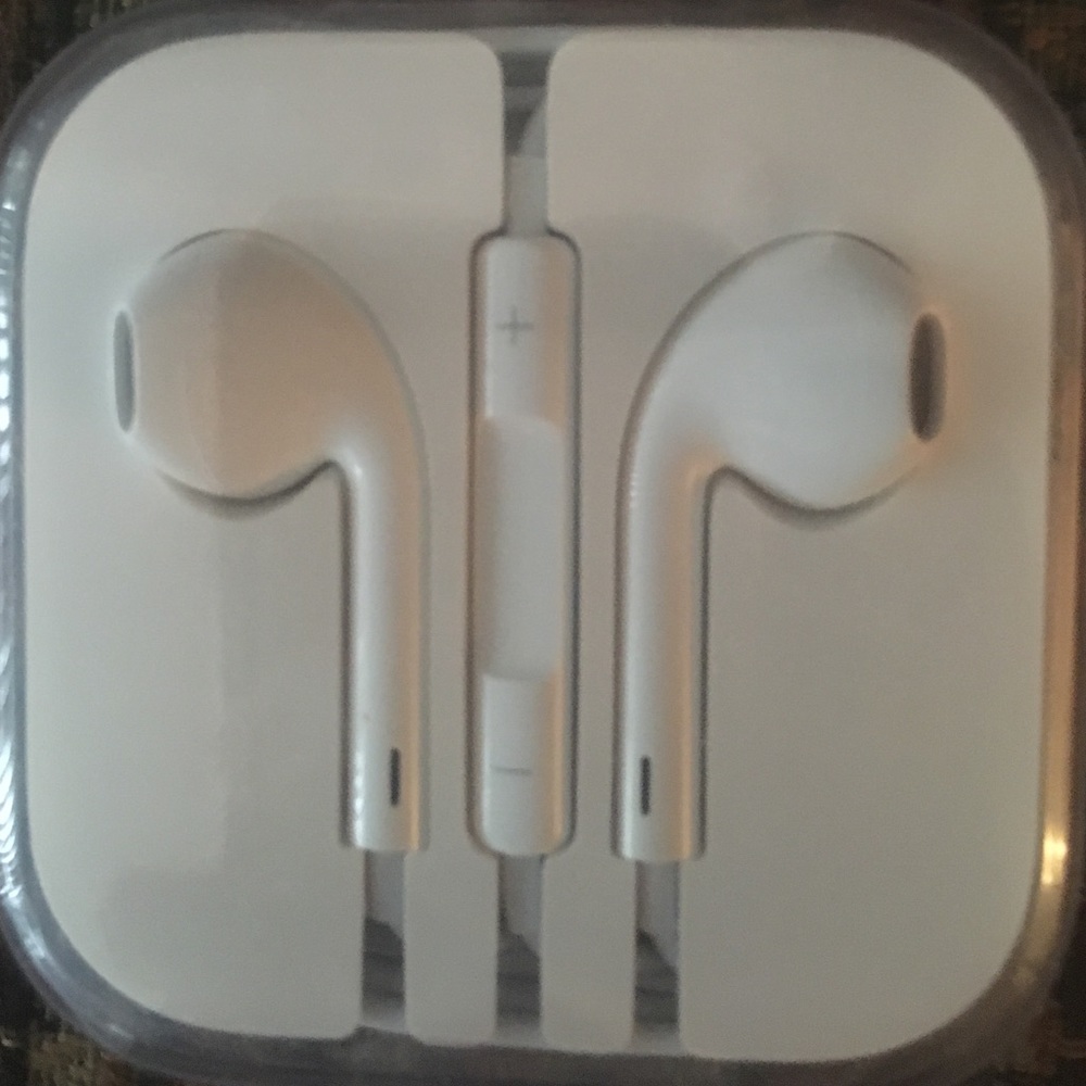APLLE IPHONE HEADPHONES