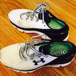 NEW Under Armor sneakers
