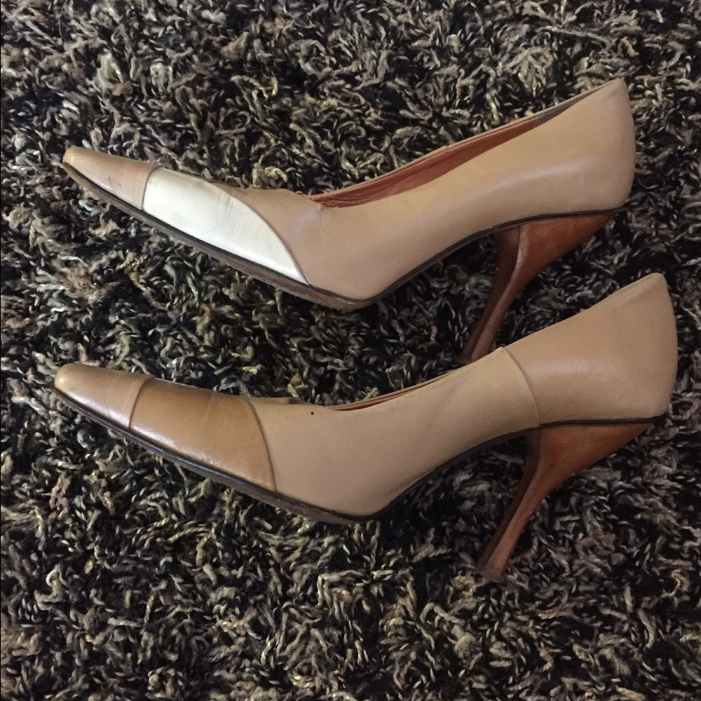 Pablo Del Lungo Cream, tan, and white heels