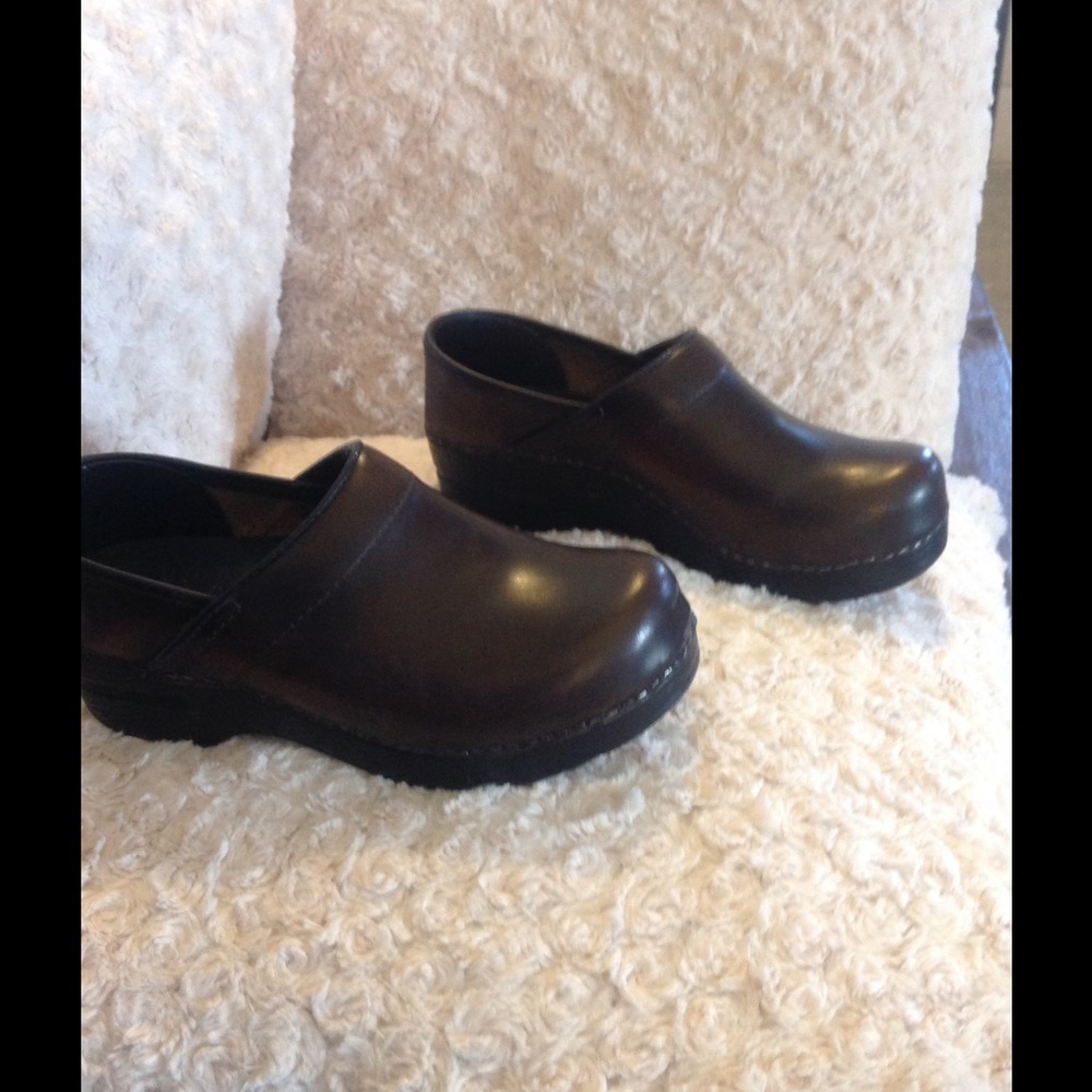 Dansko brown leather women's Shoe
