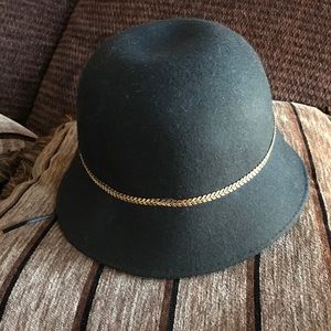 🆕Black gold chain wool hat from Bloomingdales