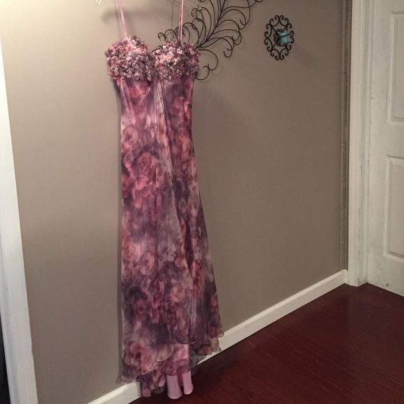 BRAND NEW PROM DRESS! - Picture 1 of 4