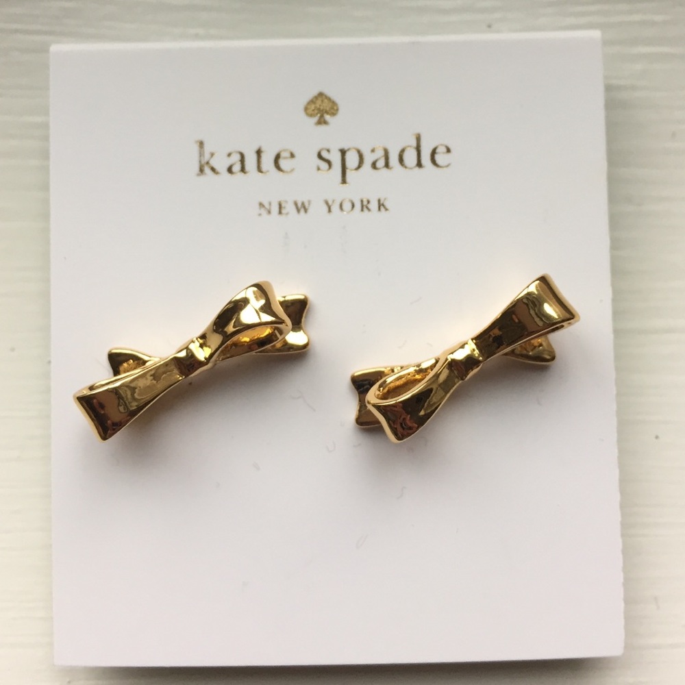 Gold bow earrings