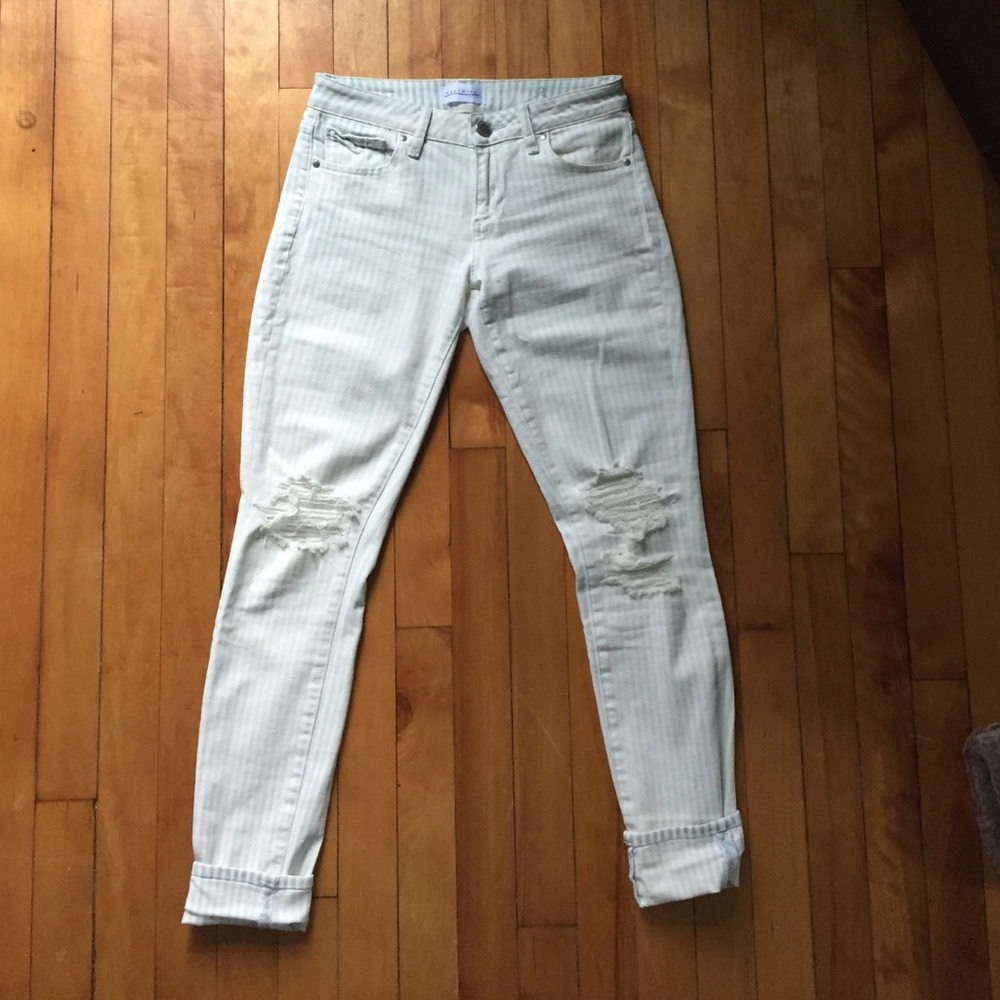 NEW Greywire Chelsea White DistressedSkinny Jeans