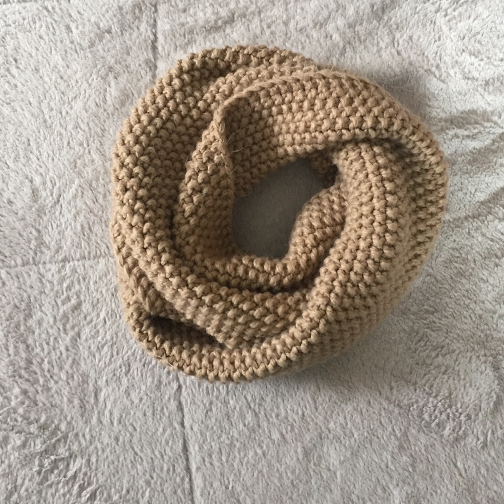 Chunky Knitted Infinity Scarf