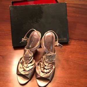 Mauve ruffle heeled sandals