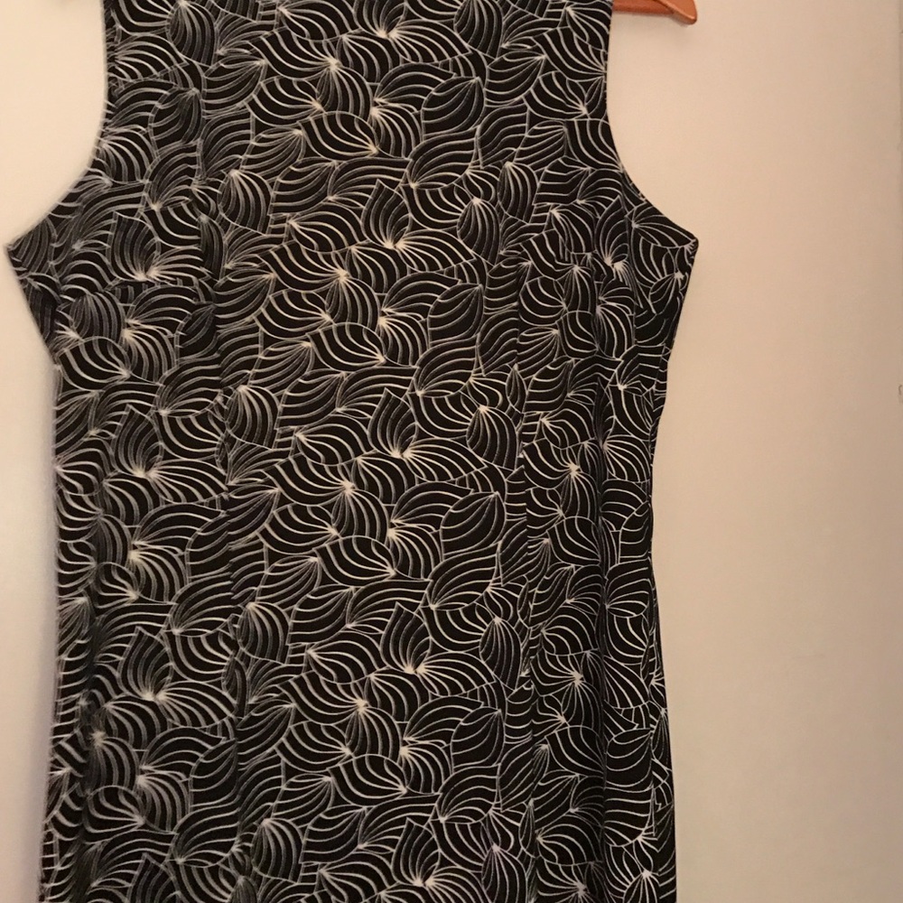 Black and white sheath dress
