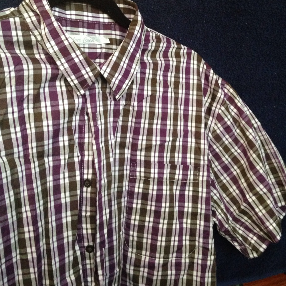 Button down short sleeve shirt