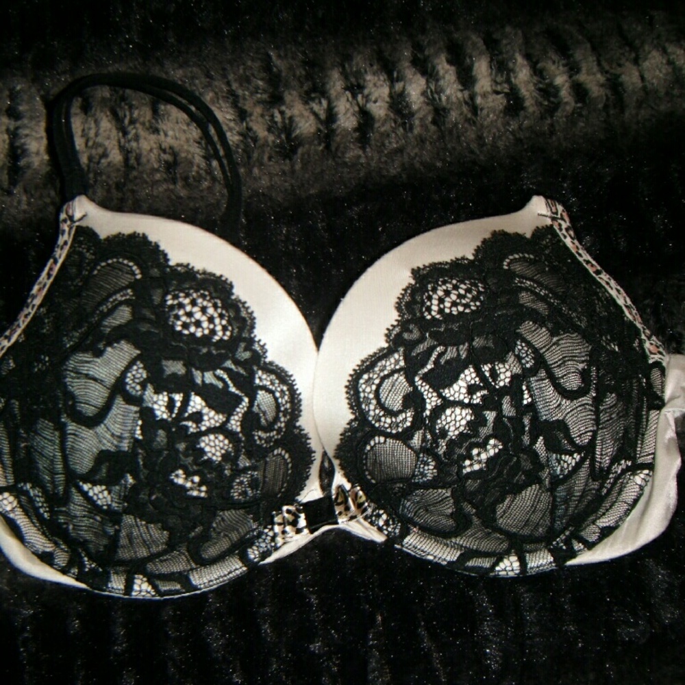 Victorias Secret Bra in 34D