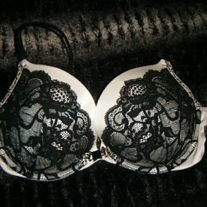 Victorias Secret Bra in 34D