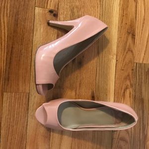 Fergalicious by Fergie blush peep toe pumps