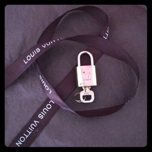 HOLD 4 Jenny Authentic LV brass lock  🔐