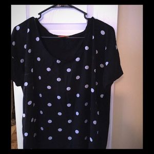 Polka dot tee. XL
