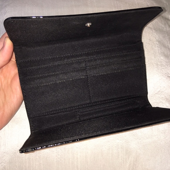 Liz Claiborne wallet - Picture 3 of 4