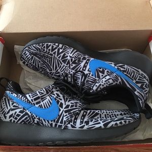 NIKE ROSHERUN PRINT