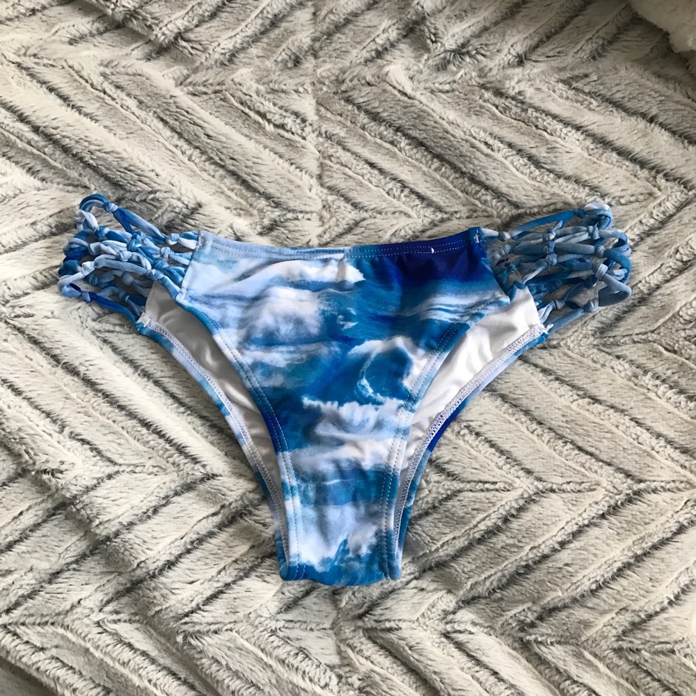Wave print bikini bottom