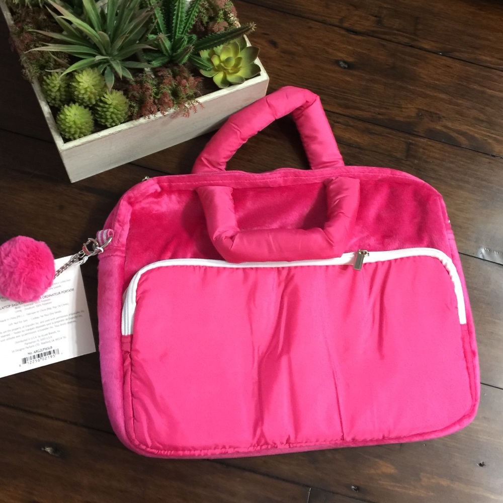 Pink laptop case!