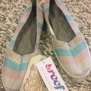 Reef Bella Costas. Size 8.