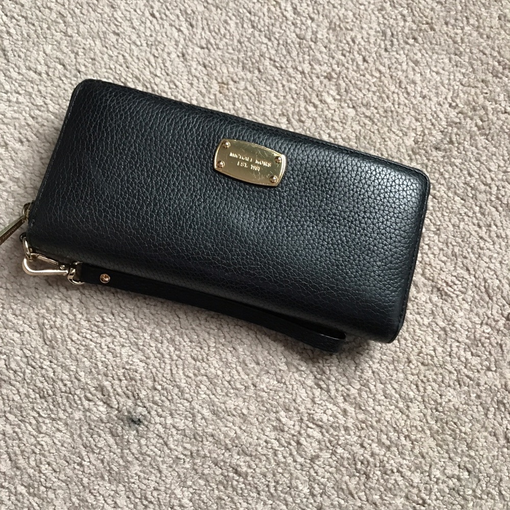 MK LARGE WALLET