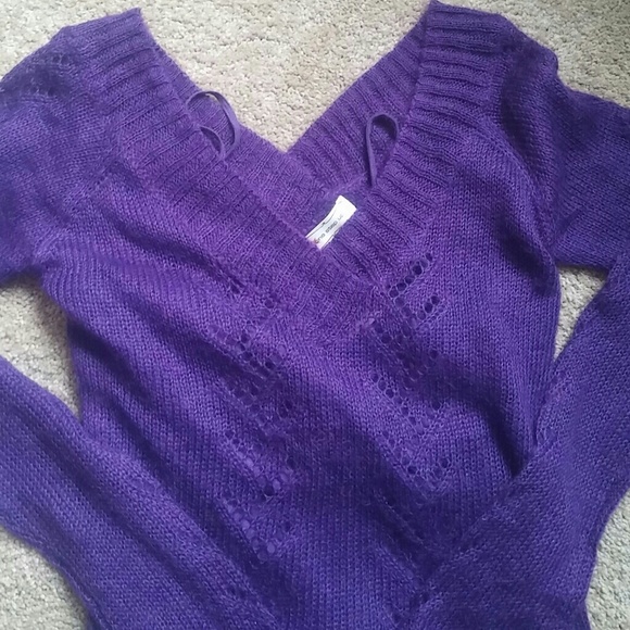Purple V-neck sweater with built-in cami - Picture 2 of 3