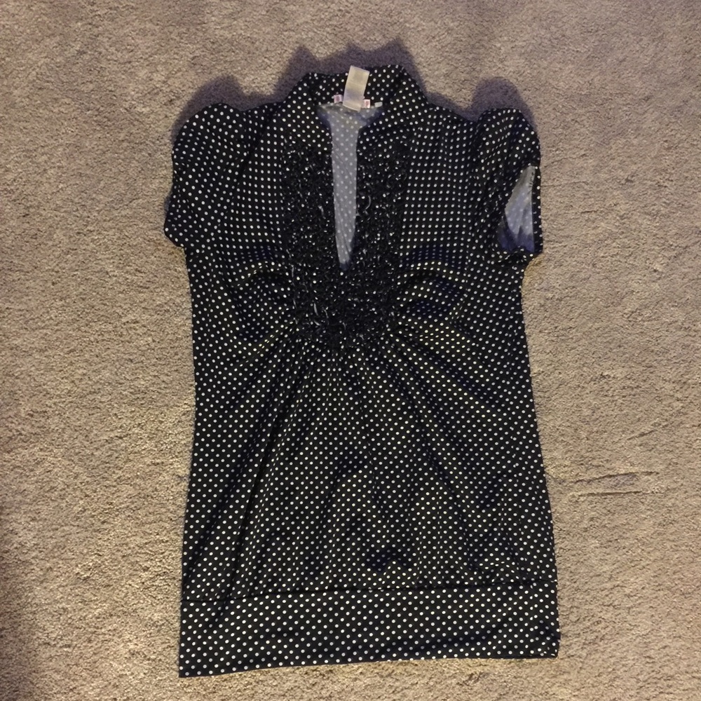 🌟$4 Special Polka dot shirt Maternity
