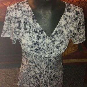 Short sleeve gathered shirt