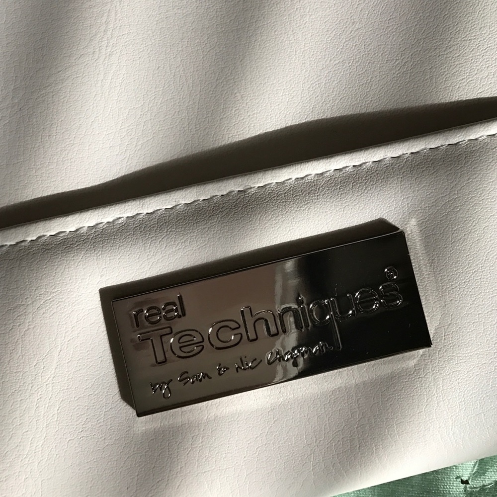 NWOT - Cosmetic Bag or Travel Jewelry pouch - Picture 2 of 4