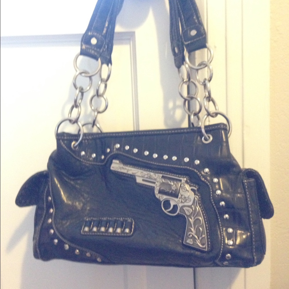 Gun-loving purse!