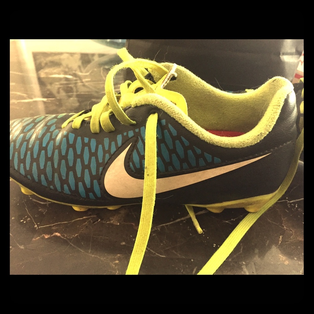 Nike Magista Kids Cleats