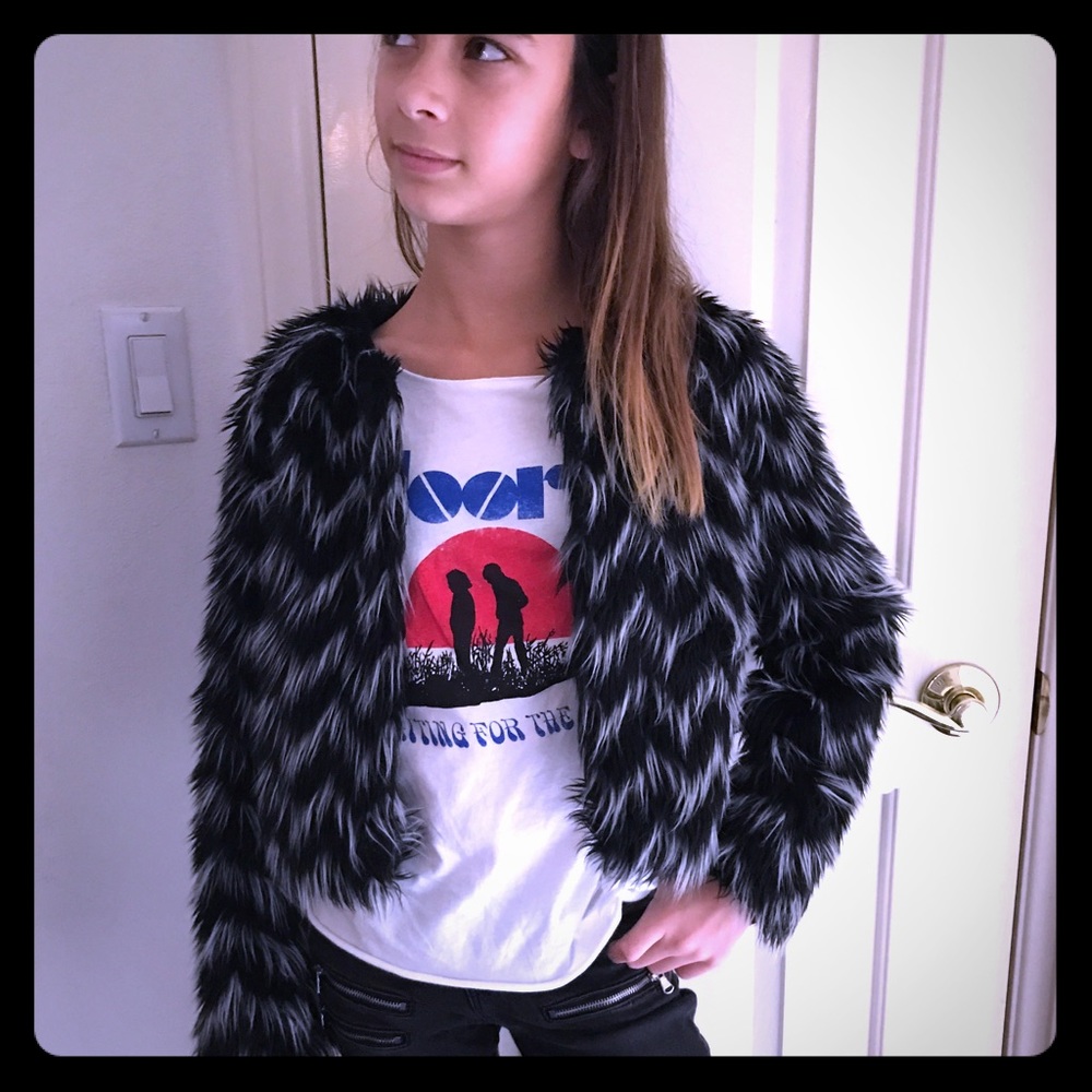 Girls Black and white fuzzy jacket