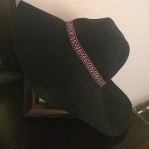 AE Floppy Hat