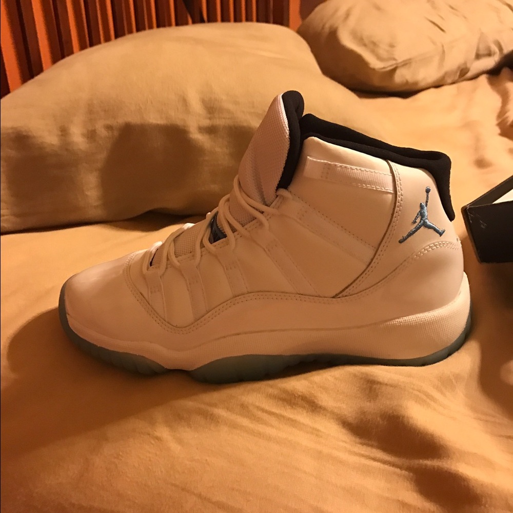 Jordan 11 legend blues