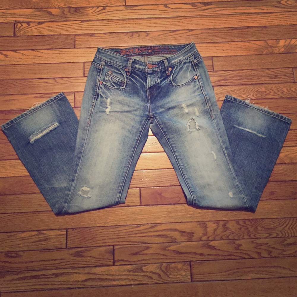 Levi distressed jeans