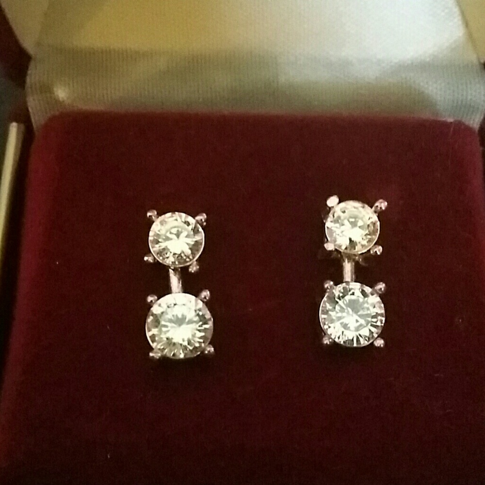 Pretty crystal earings.. still in the box.