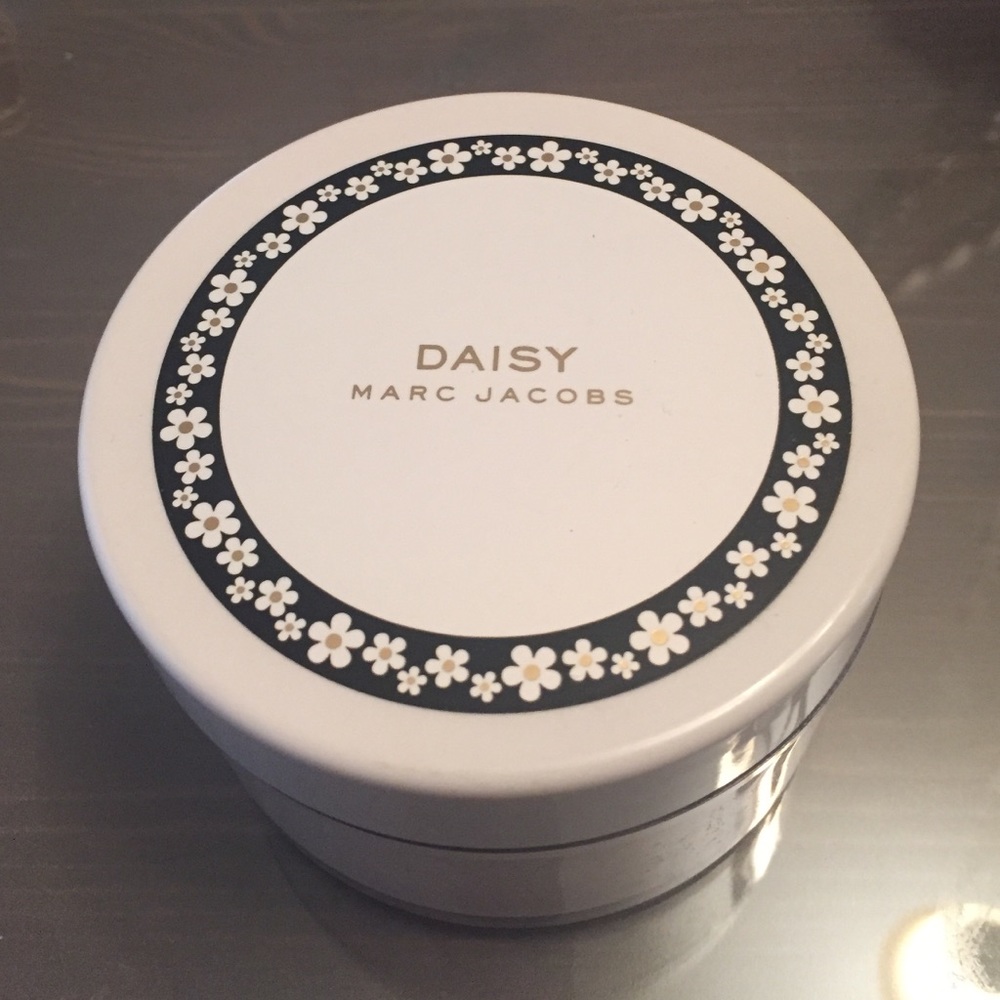 Marc Jacobs Daisy Velvet Body Butter