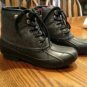 Tommy Hilfiger winter boots