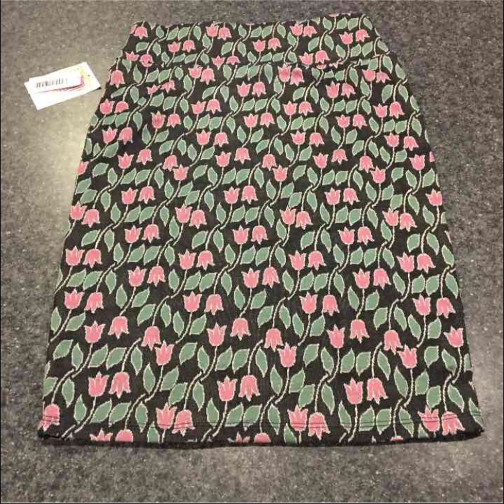 Brand new LuLaRoe Cassie skirt
