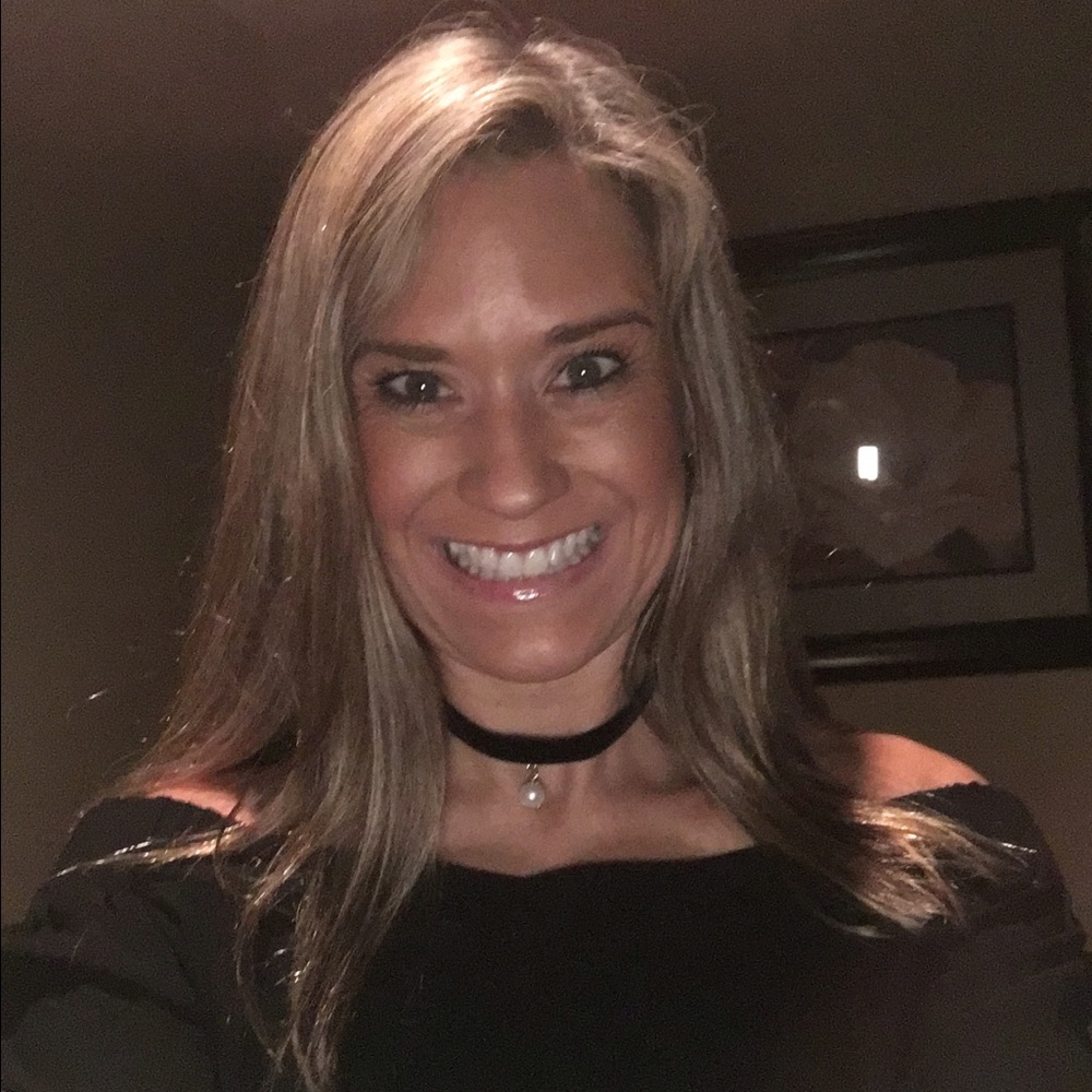 Meet your Posher, Courtney