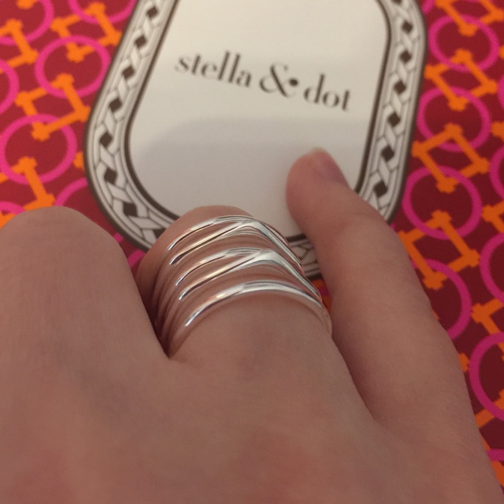 Stella & Dot. Maylee Ring. Silver.