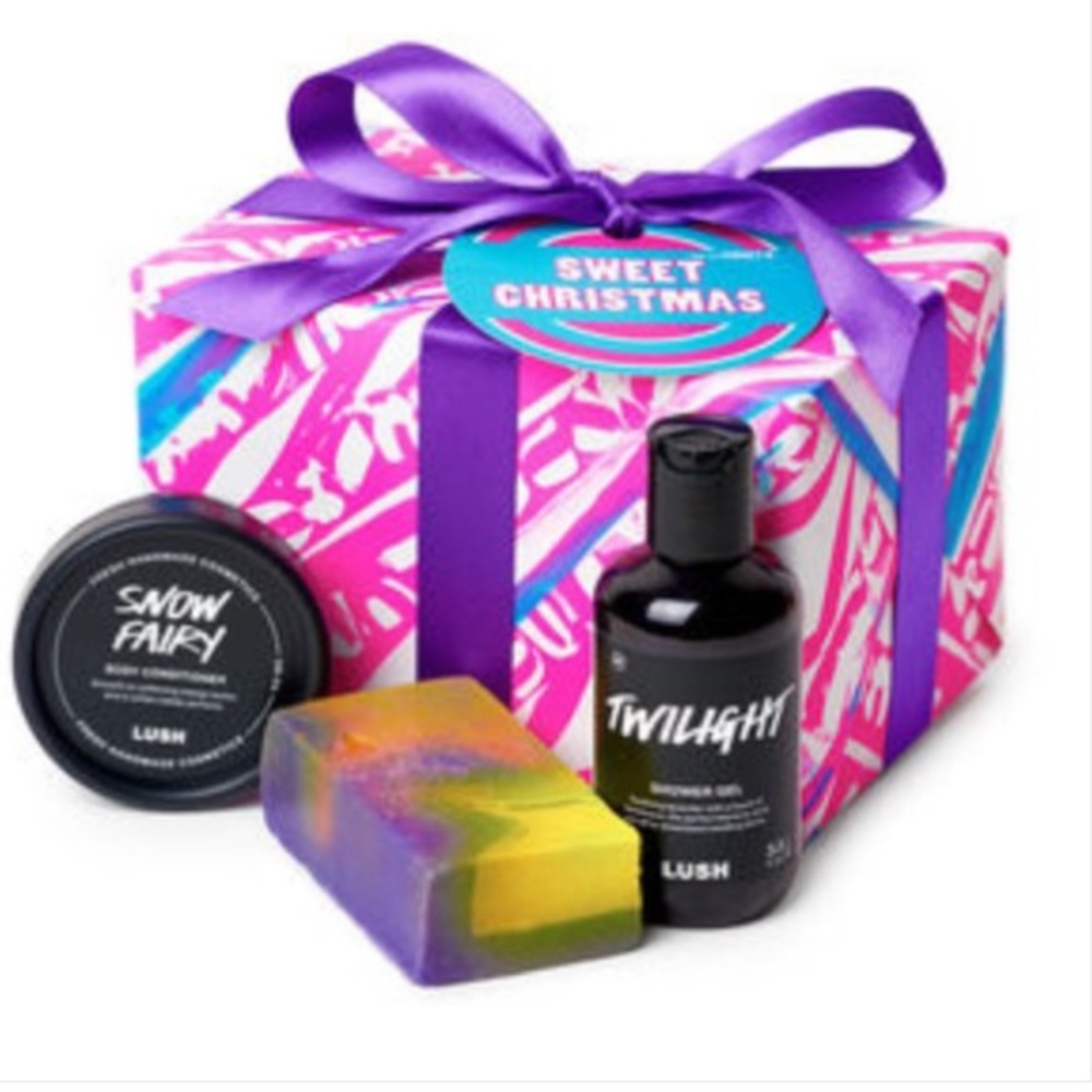 🎀LUSH COSMETICS "SWEET CHRISTMAS" GIFT 💜